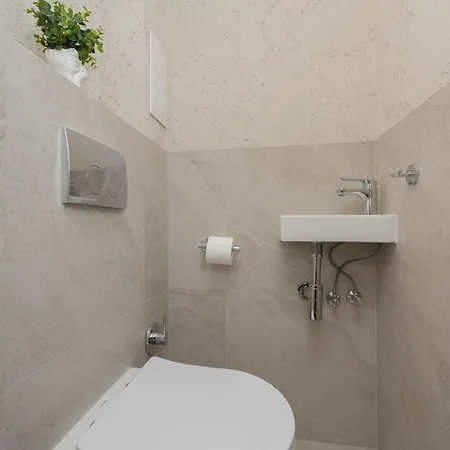 Modern Near Pge Narodowy In Warszaw By Renters Appartamento *